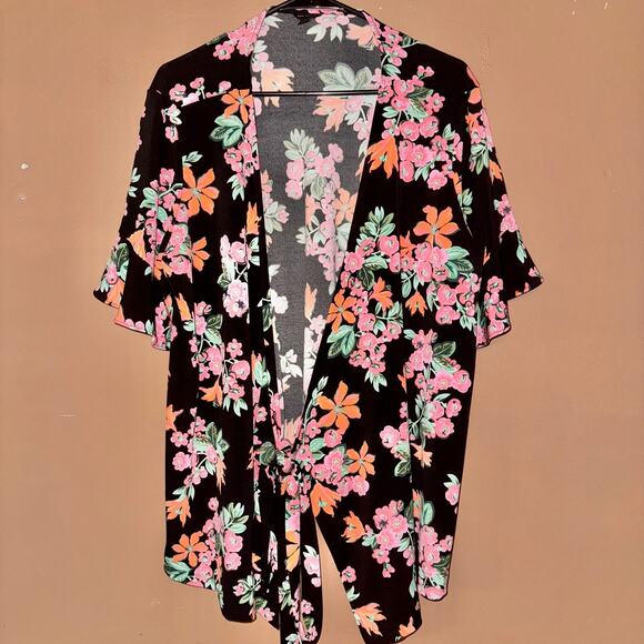 Ann Taylor Black Floral Flutter Sleeve Wrap Top - Size XL - Picture 1 of 9